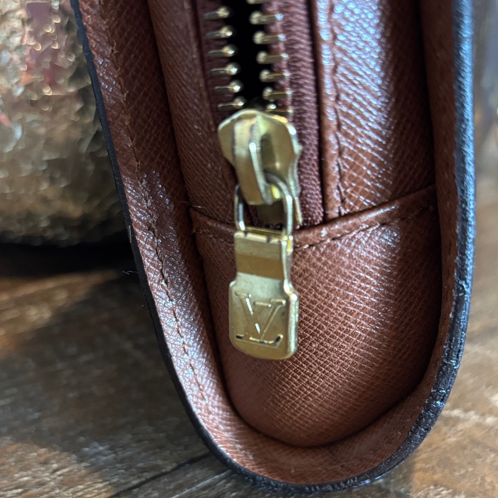 Louis Vuitton Brown Monogram Clutch Vintage from 1994 - Picture 5 of 17